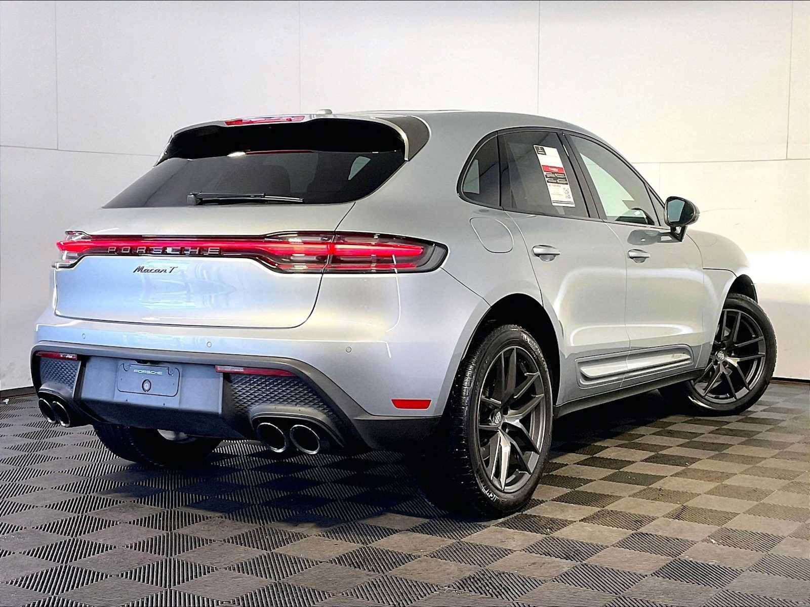 Certified 2023 Porsche Macan AWD/4WD image 7