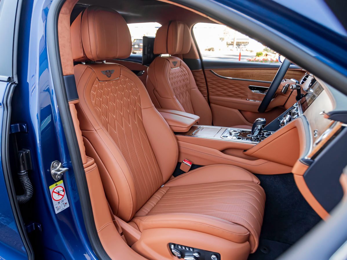 Certified 2023 Bentley Flying Spur V8 image 31