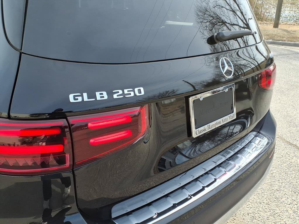 New 2026 Mercedes-Benz GLB 250 4MATIC image 9