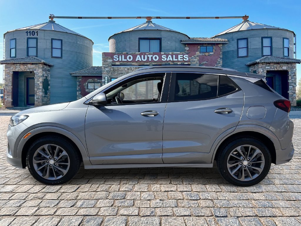 Used 2023 Buick Encore GX Select w/ Experience Buick Package FWD image 2