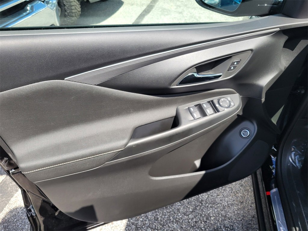 New 2025 Buick Envista Avenir image 8