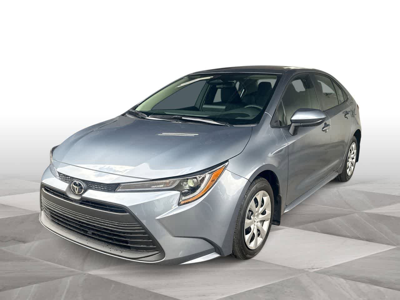 Used 2025 Toyota Corolla LE FWD image 4