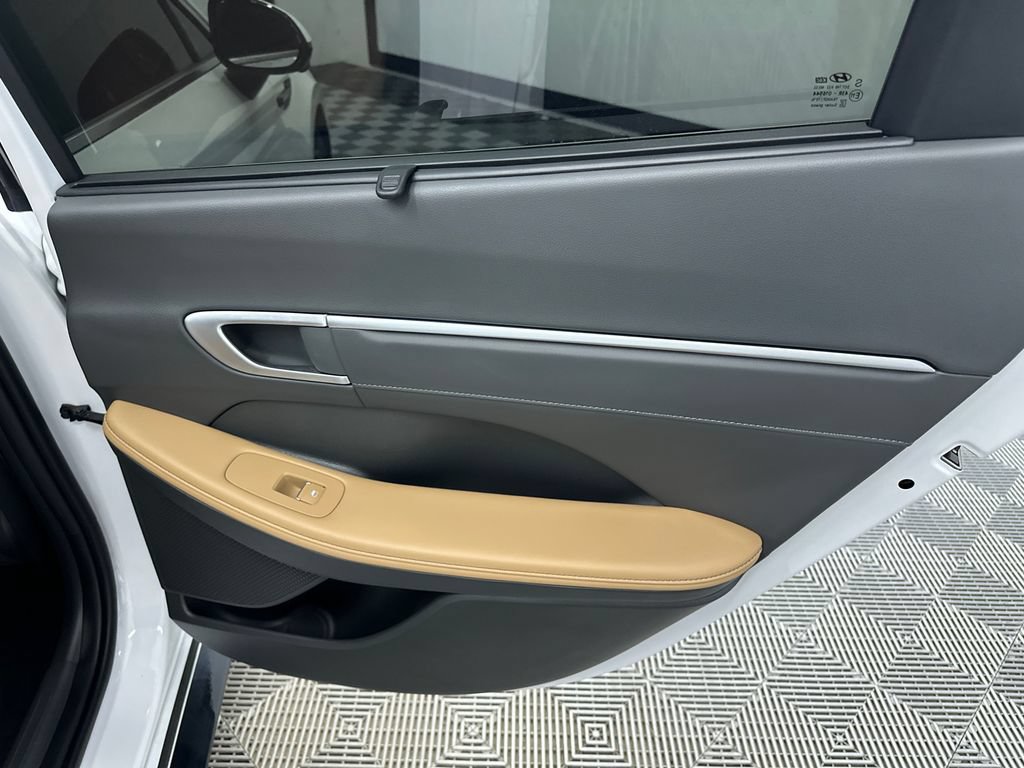 Used 2025 Hyundai Sonata Limited FWD image 18