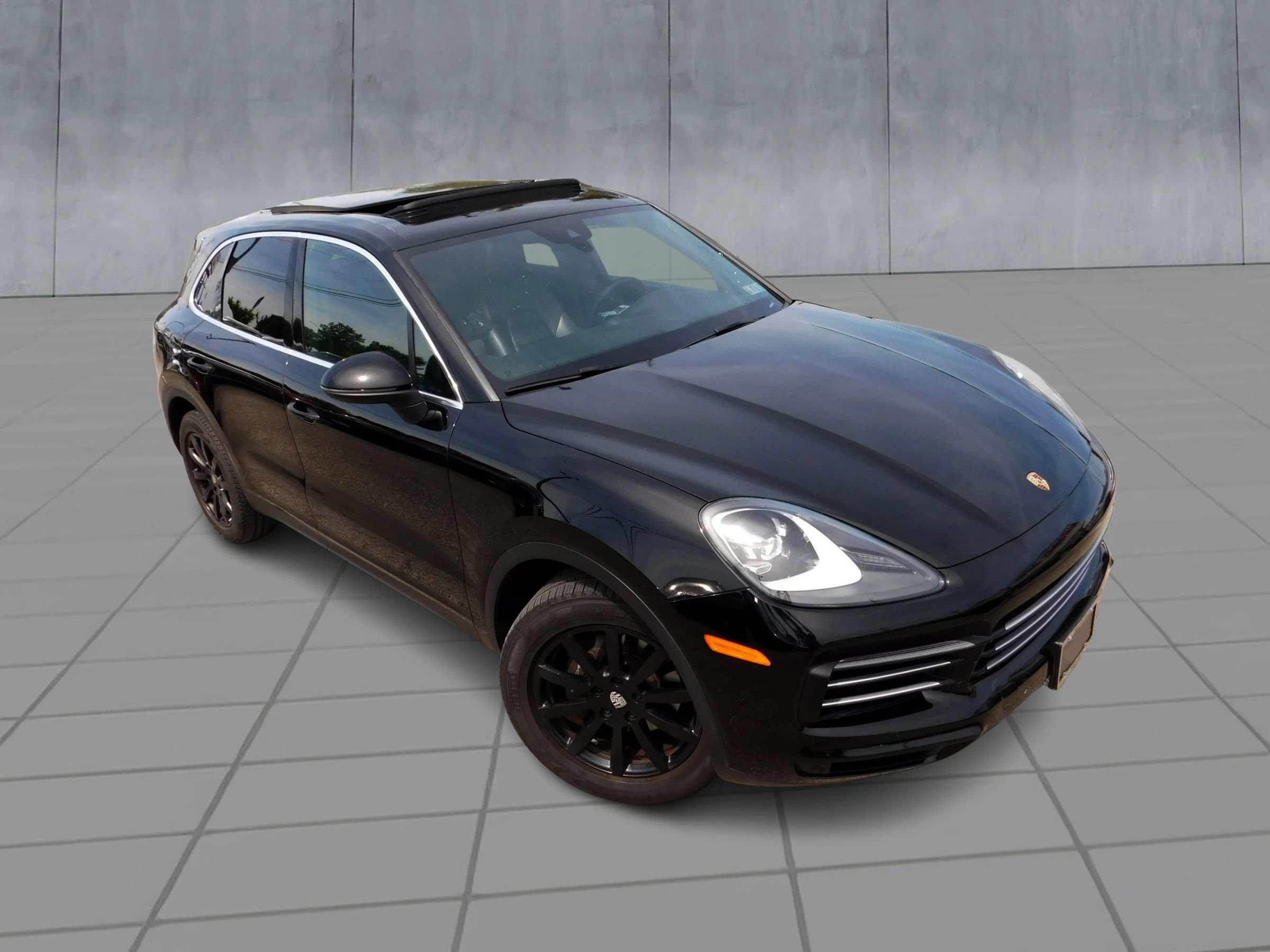 Used 2020 Porsche Cayenne AWD/4WD image 2