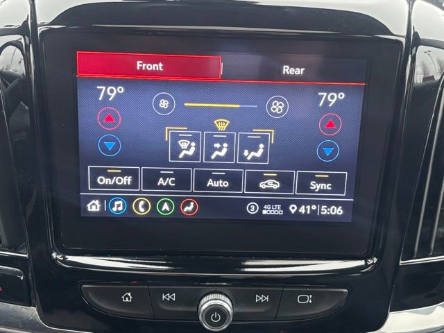 Used 2020 Chevrolet Traverse LT w/ LT Premium Package image 29