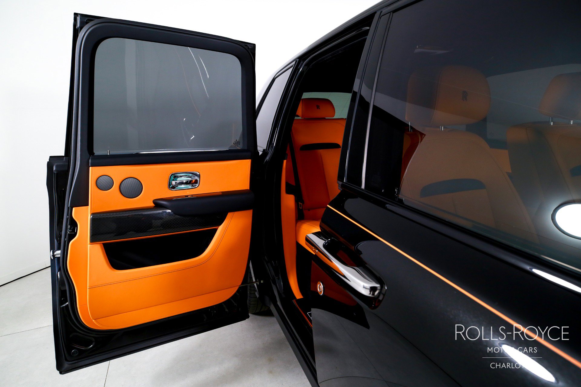 Certified 2023 Rolls-Royce Cullinan Black Badge AWD/4WD image 29