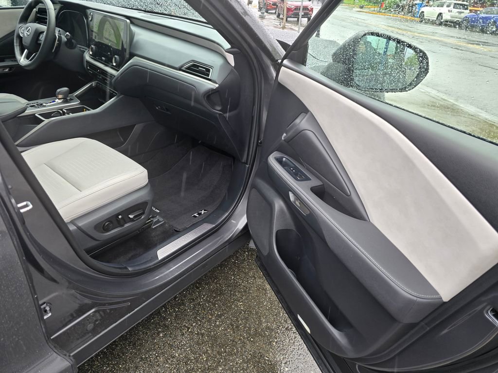 Used 2025 Lexus TX 350 AWD w/ Technology Package image 12
