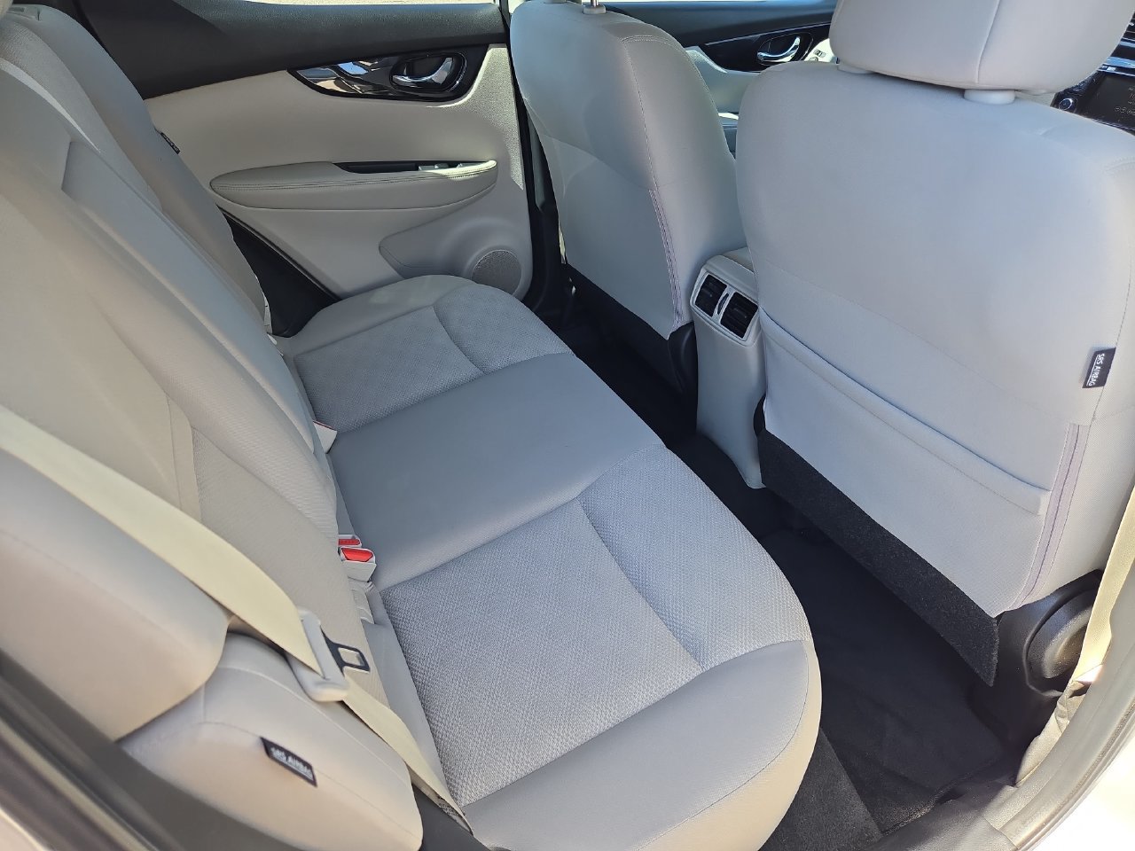 Used 2021 Nissan Rogue Sport SV FWD image 11