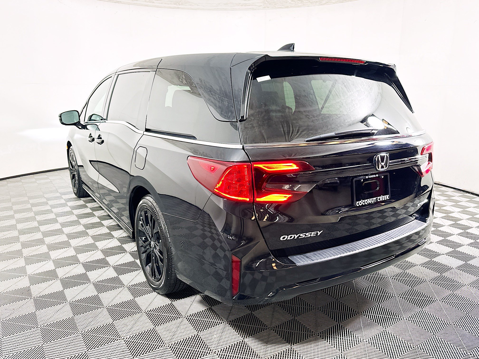 Used 2025 Honda Odyssey Sport-L image 5
