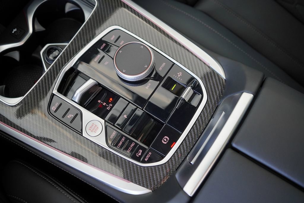 New 2026 BMW X7 M60i w/ Climate Comfort Package image 15