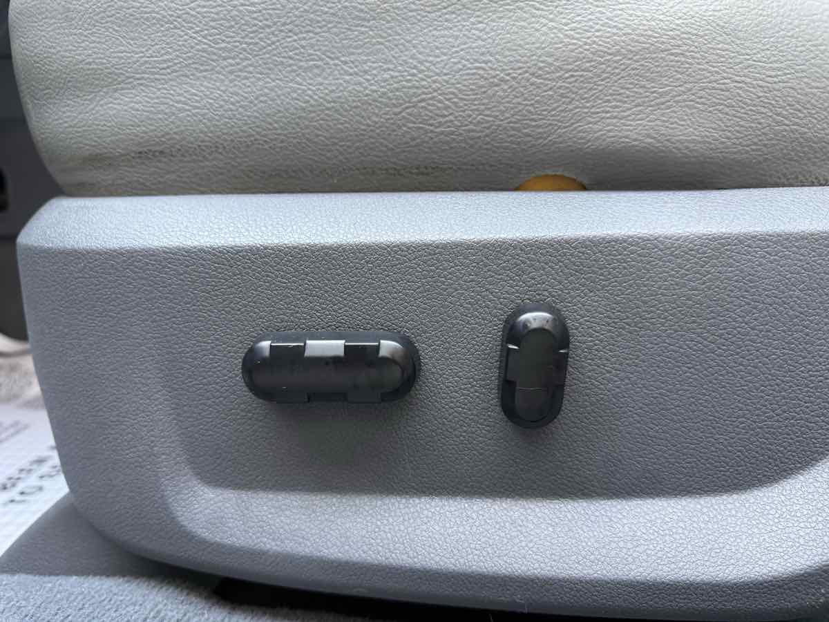 Used 2005 Ford Five Hundred SEL AWD/4WD image 22