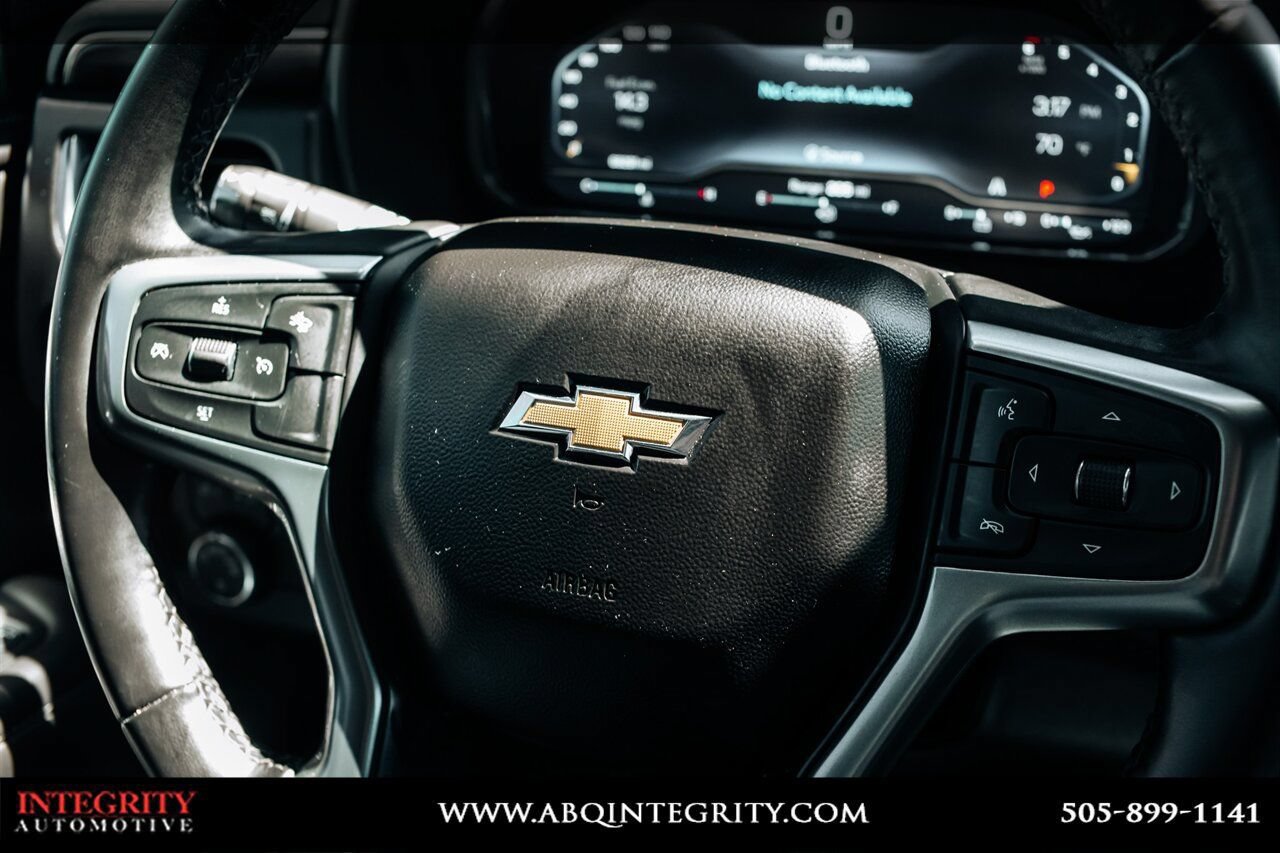 Used 2024 Chevrolet Suburban LT RWD image 26