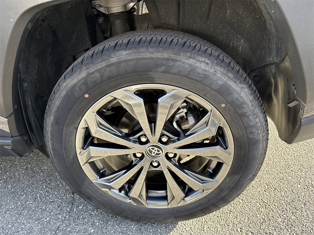 Used 2025 Toyota RAV4 Limited image 19