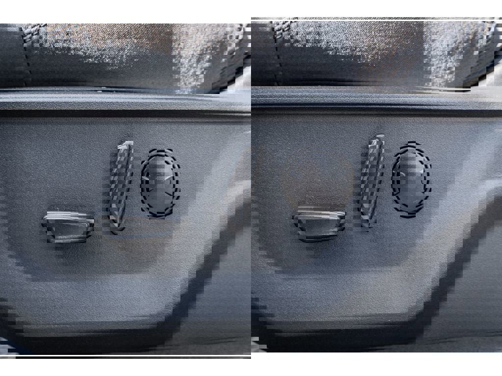 Used 2025 Ford Expedition Max Active image 9