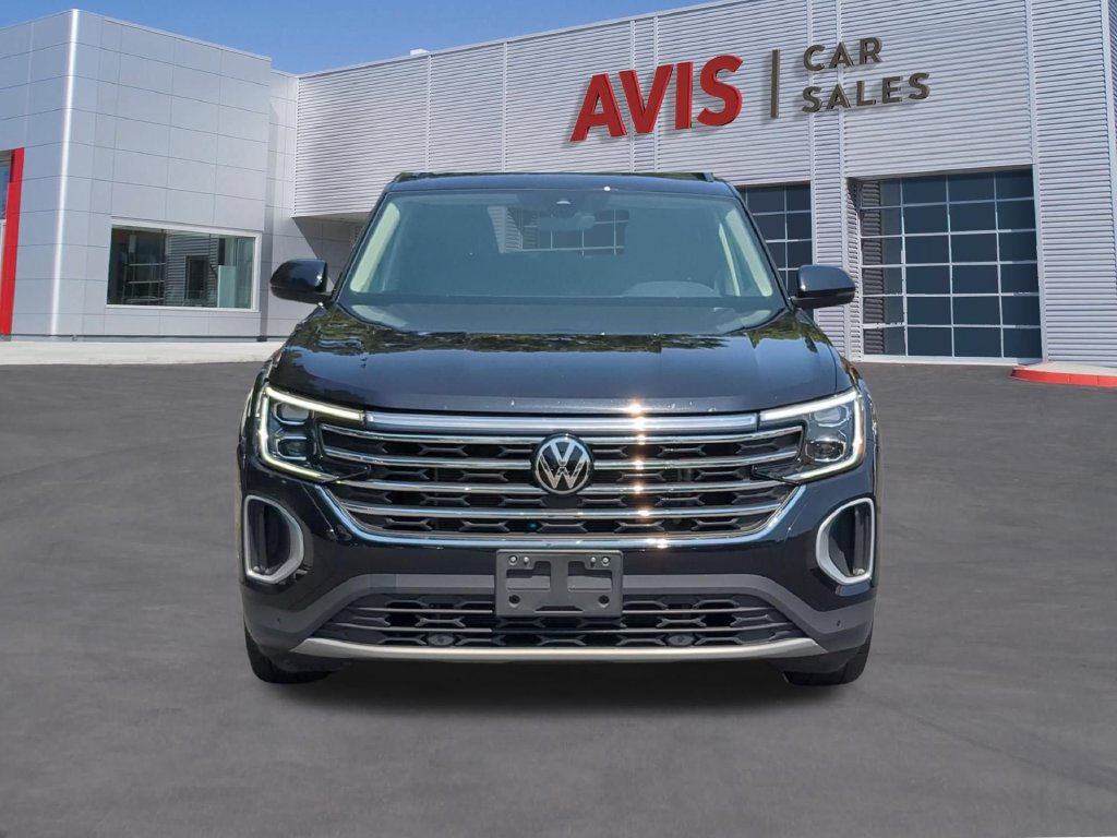 Used 2025 Volkswagen Atlas SE FWD image 2