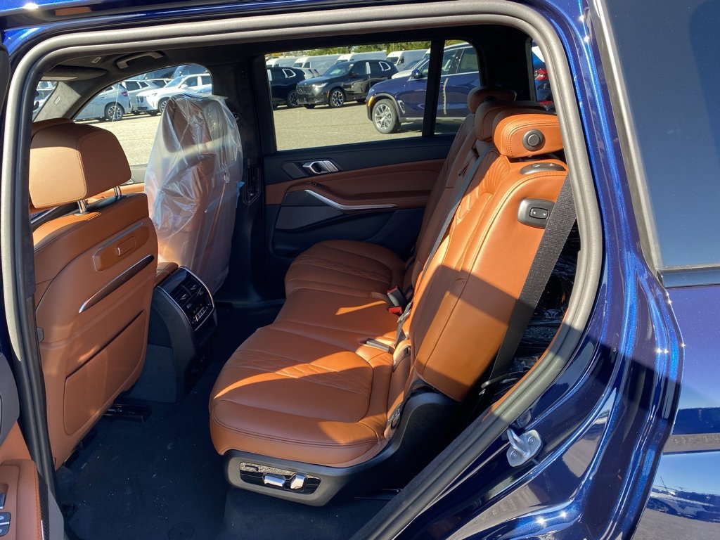 New 2026 BMW X7 M60i image 8