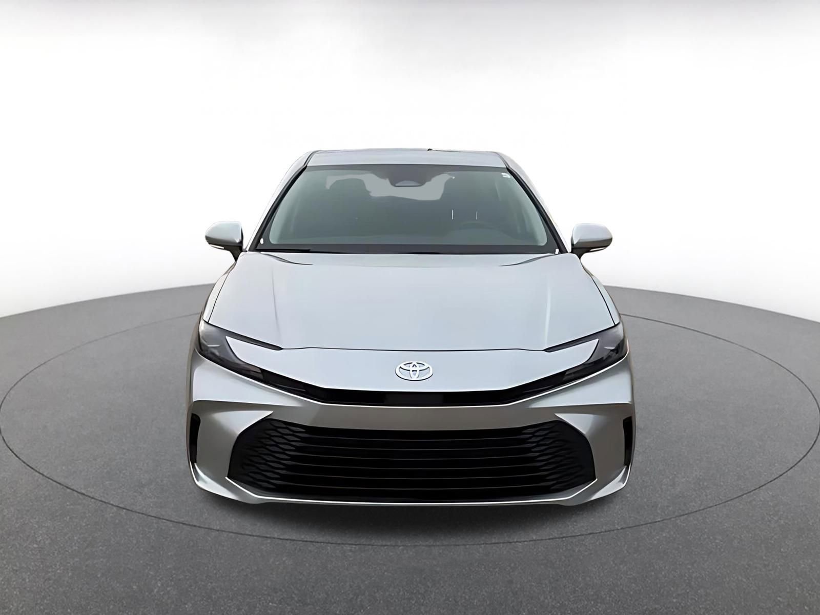 Used 2025 Toyota Camry LE image 4