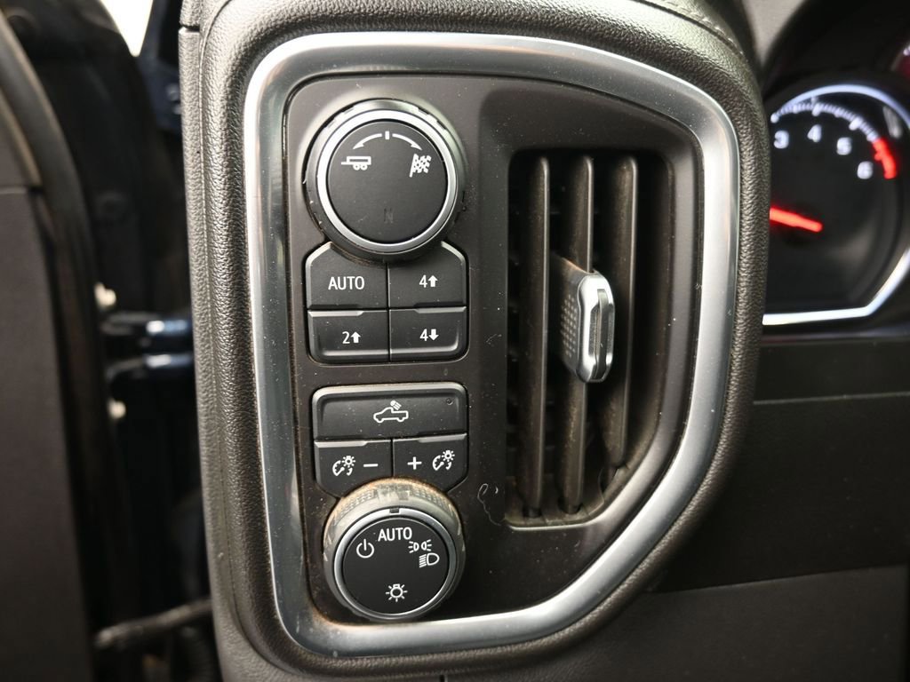 Used 2019 Chevrolet Silverado 1500 LT w/ Texas Edition image 34