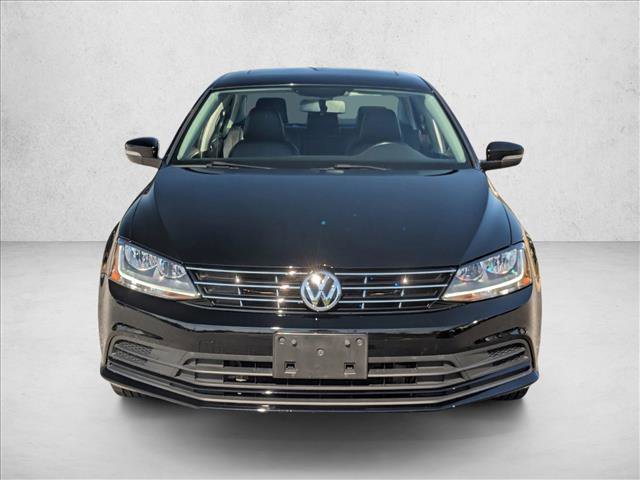 Used 2018 Volkswagen Jetta SE FWD image 2