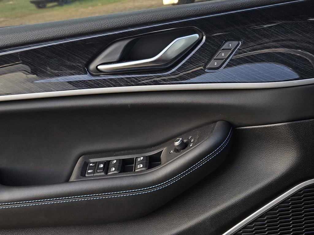 Used 2023 Jeep Grand Cherokee Trailhawk w/ Advanced Protech Group II image 10