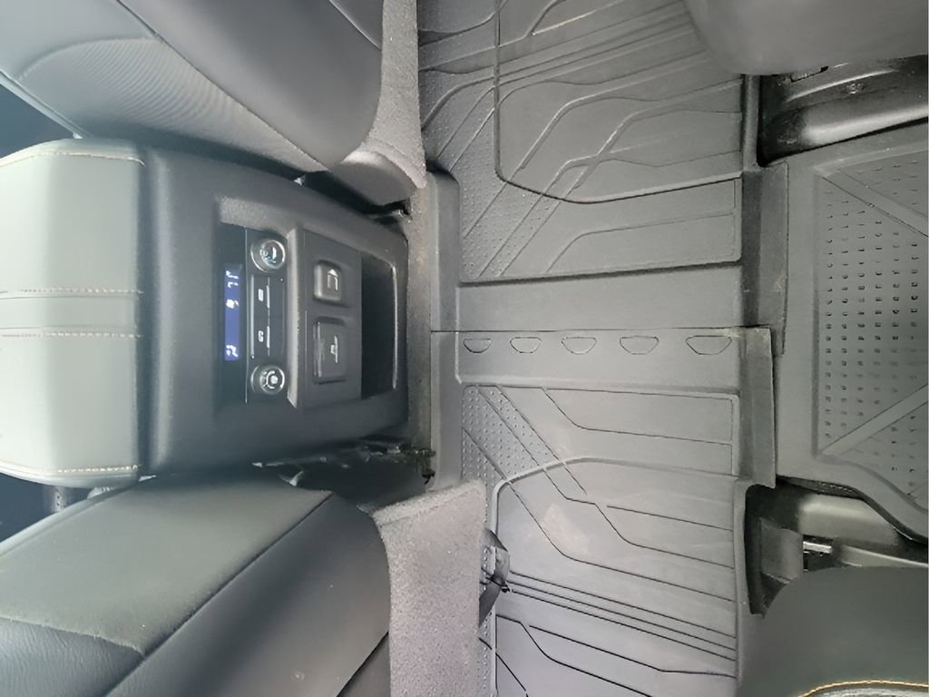 Used 2019 Chevrolet Traverse LT w/ LT Premium Package image 30