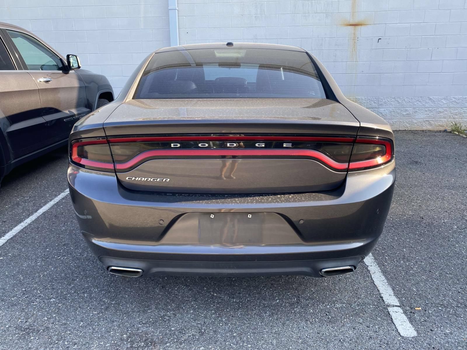 Used 2015 Dodge Charger SE w/ Popular Equipment Group RWD image 6