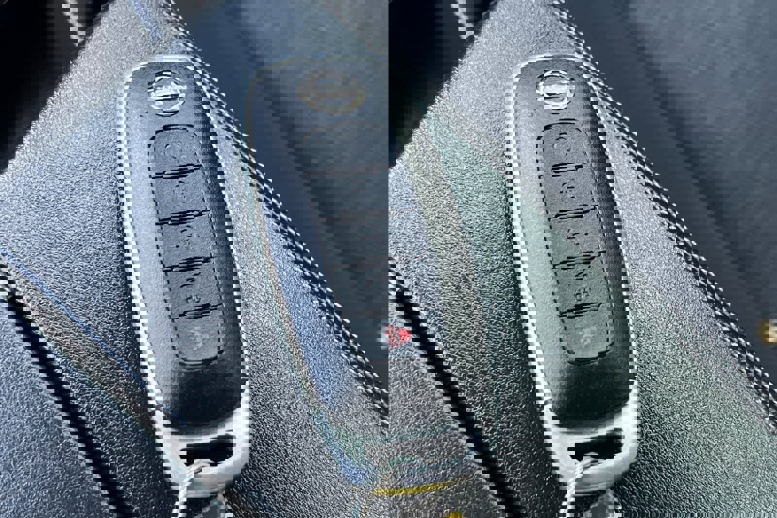 Used 2024 Nissan Rogue SV image 26