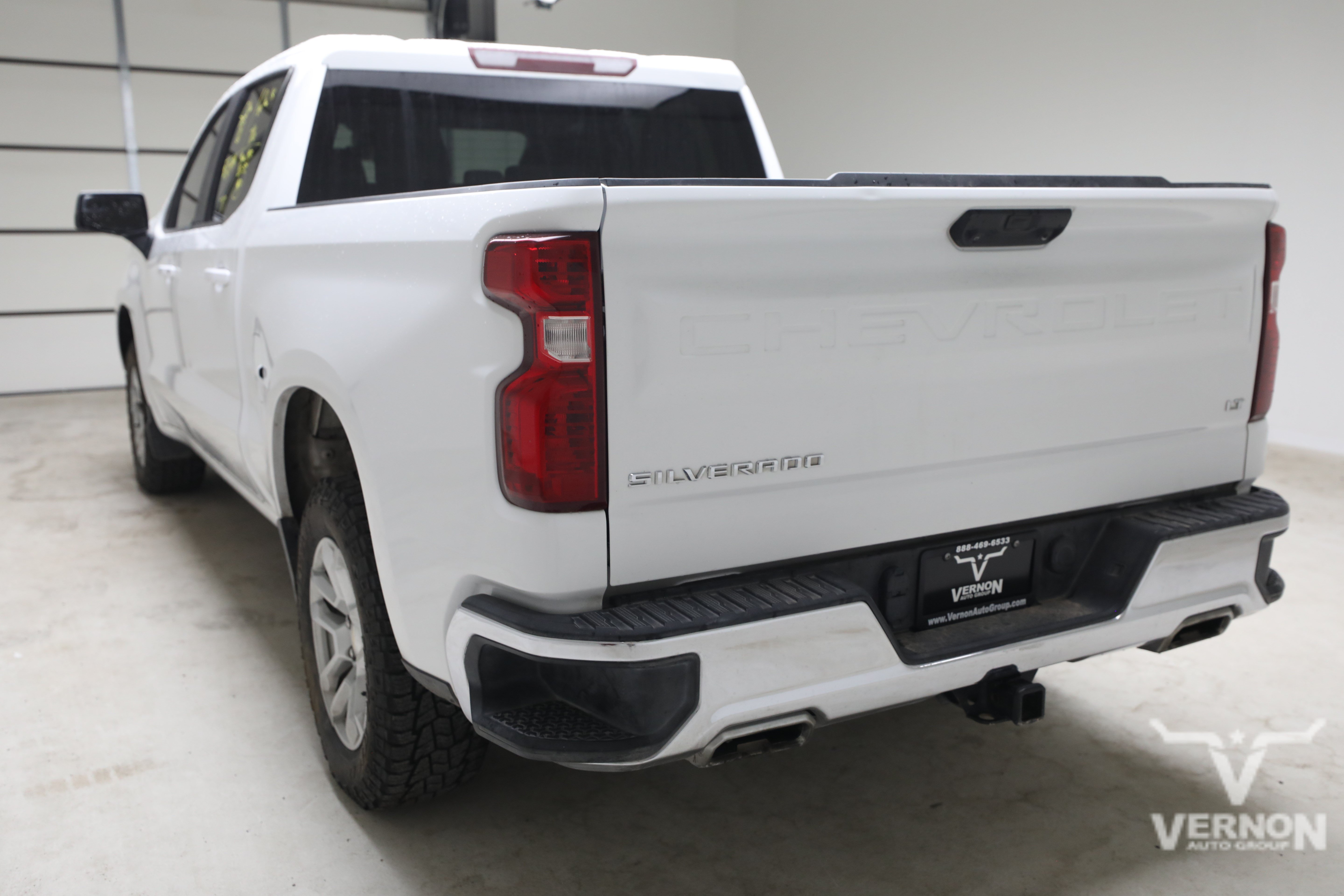 Used 2023 Chevrolet Silverado 1500 LT w/ Z71 Off-Road Package AWD/4WD image 2
