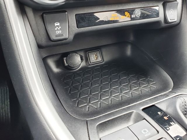 Used 2024 Toyota RAV4 LE image 29