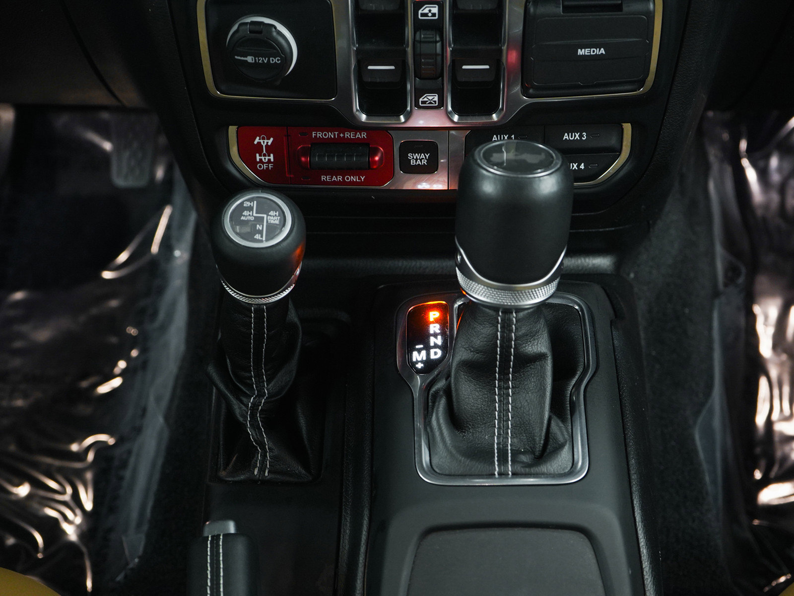 Used 2023 Jeep Wrangler Unlimited Rubicon 4xe w/ Safety Group image 16