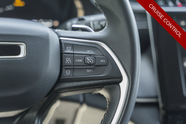 Used 2023 Jeep Grand Cherokee L Laredo AWD/4WD image 7