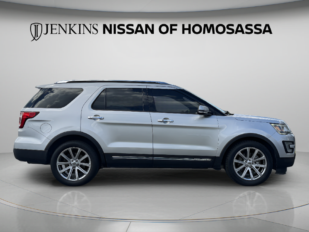 Used 2017 Ford Explorer Limited FWD image 2
