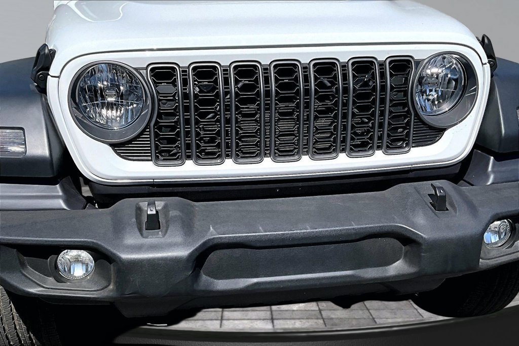 Certified 2025 Jeep Wrangler Sport AWD/4WD image 29