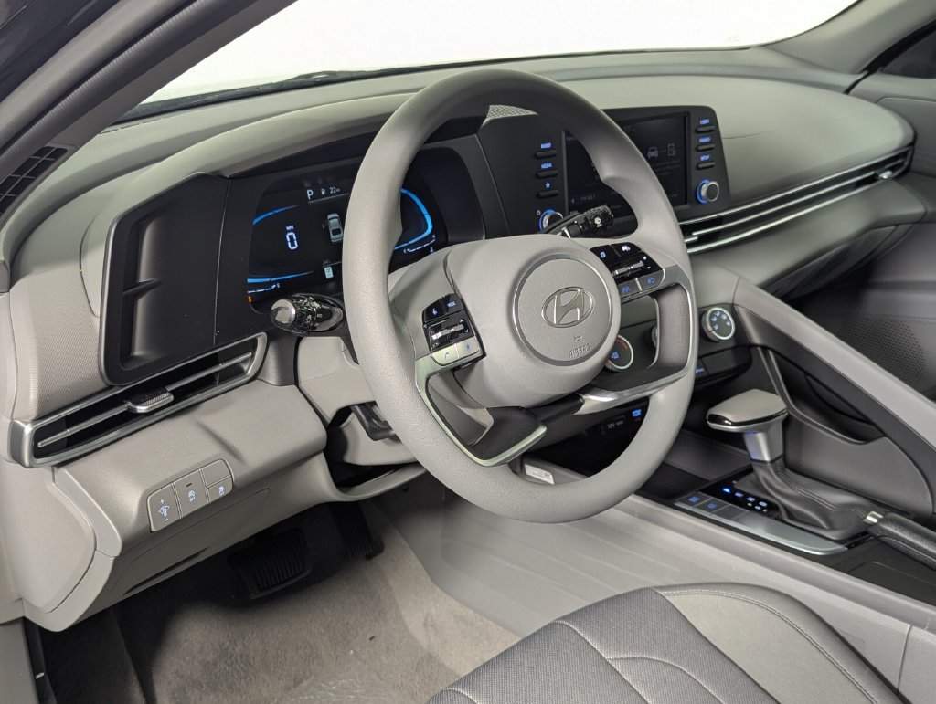New 2026 Hyundai Elantra SE FWD image 11