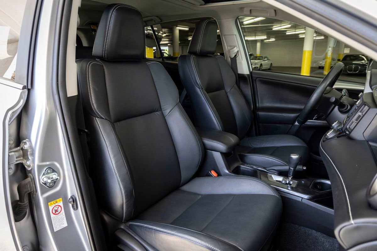 Used 2017 Toyota RAV4 Platinum FWD image 24