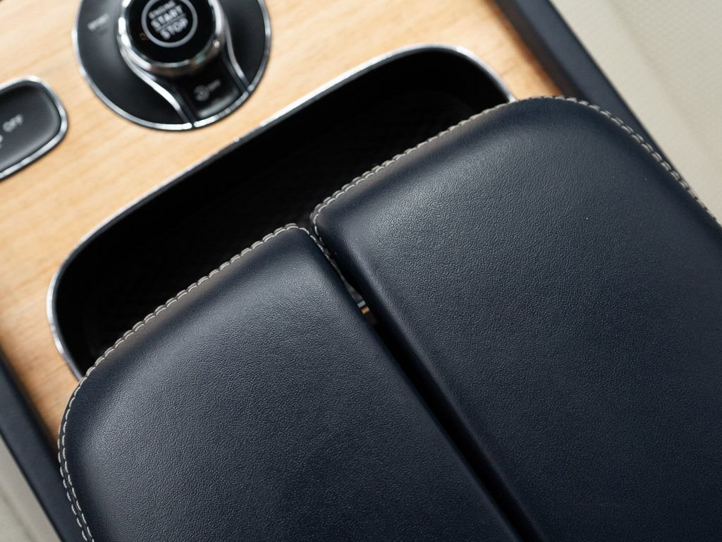 Certified 2023 Bentley Bentayga AWD/4WD image 33