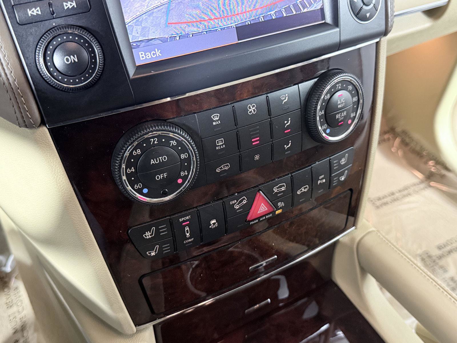 Used 2012 Mercedes-Benz GL 550 4MATIC image 15