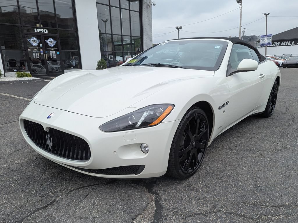 Used 2013 Maserati GranTurismo Convertible RWD image 2