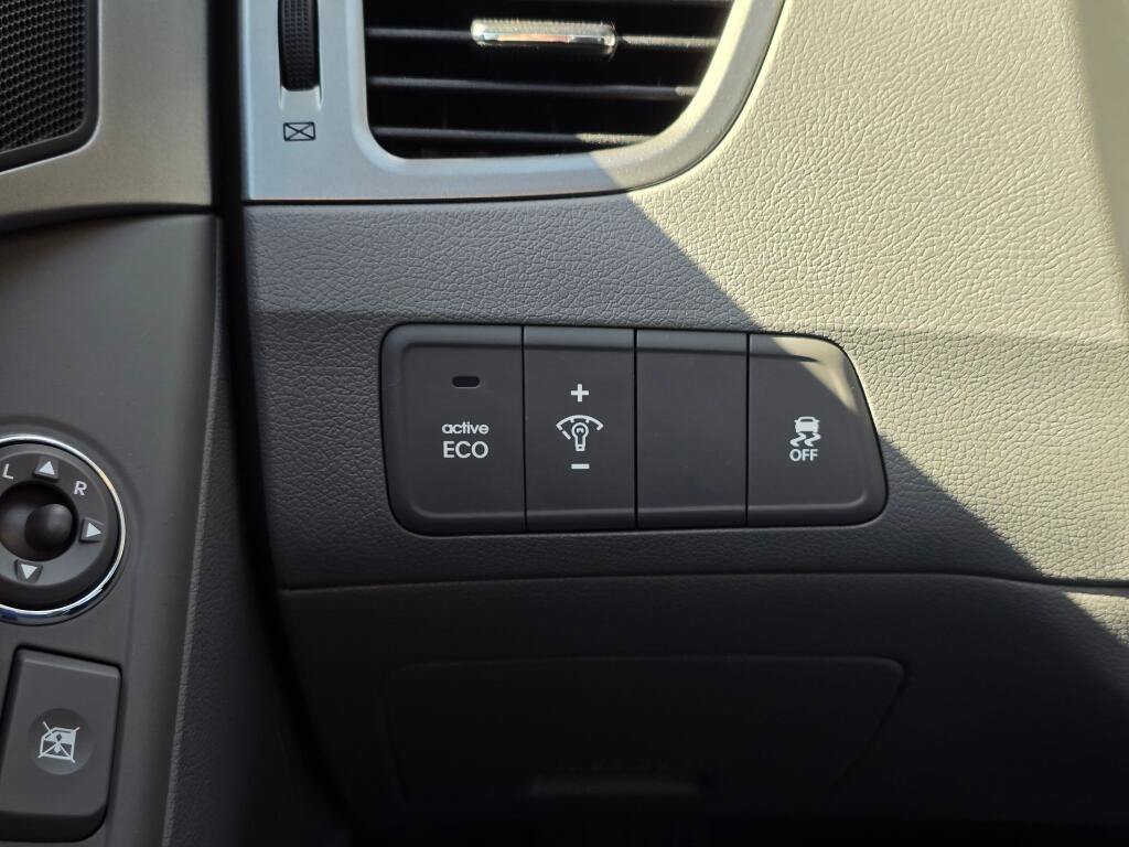 Used 2013 Hyundai Elantra Limited w/ Technology Pkg FWD image 30