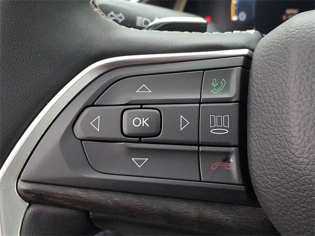 Used 2025 Jeep Grand Cherokee Limited image 21