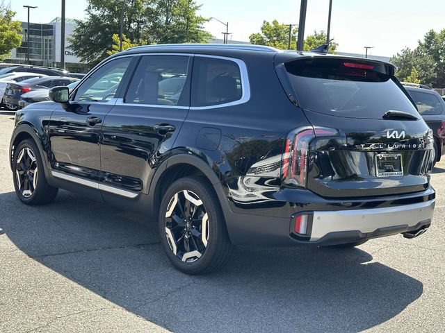 Used 2023 Kia Telluride EX w/ EX Captain's Chair Package AWD/4WD image 4