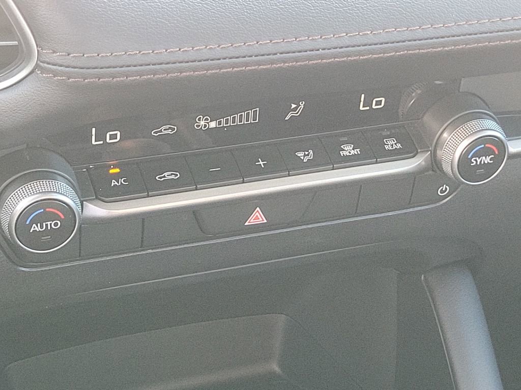 Used 2025 MAZDA MAZDA3 s image 24