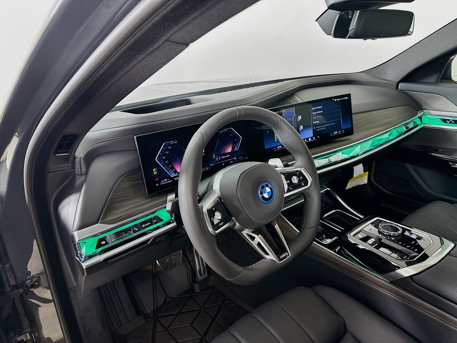 New 2026 BMW 750e xDrive w/ Executive Package AWD/4WD image 31