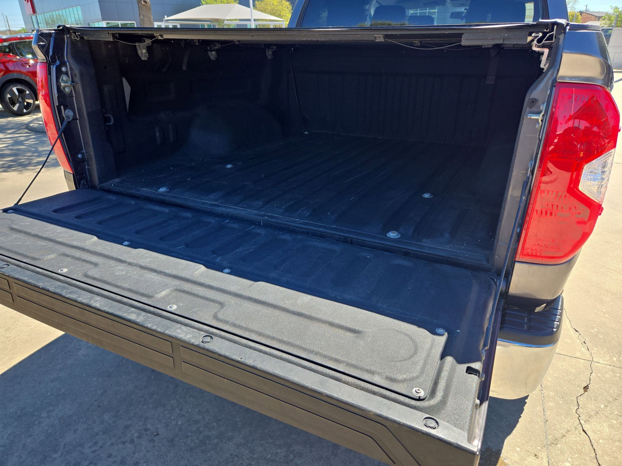 Used 2017 Toyota Tundra SR5 image 24