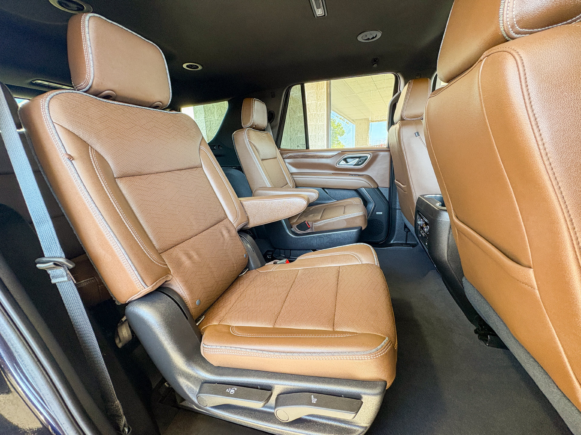 Used 2021 Chevrolet Tahoe High Country RWD image 29