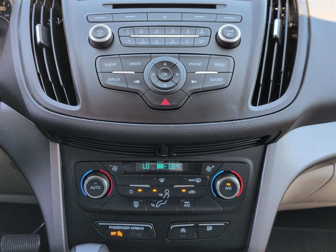Used 2017 Ford Escape SE FWD image 25