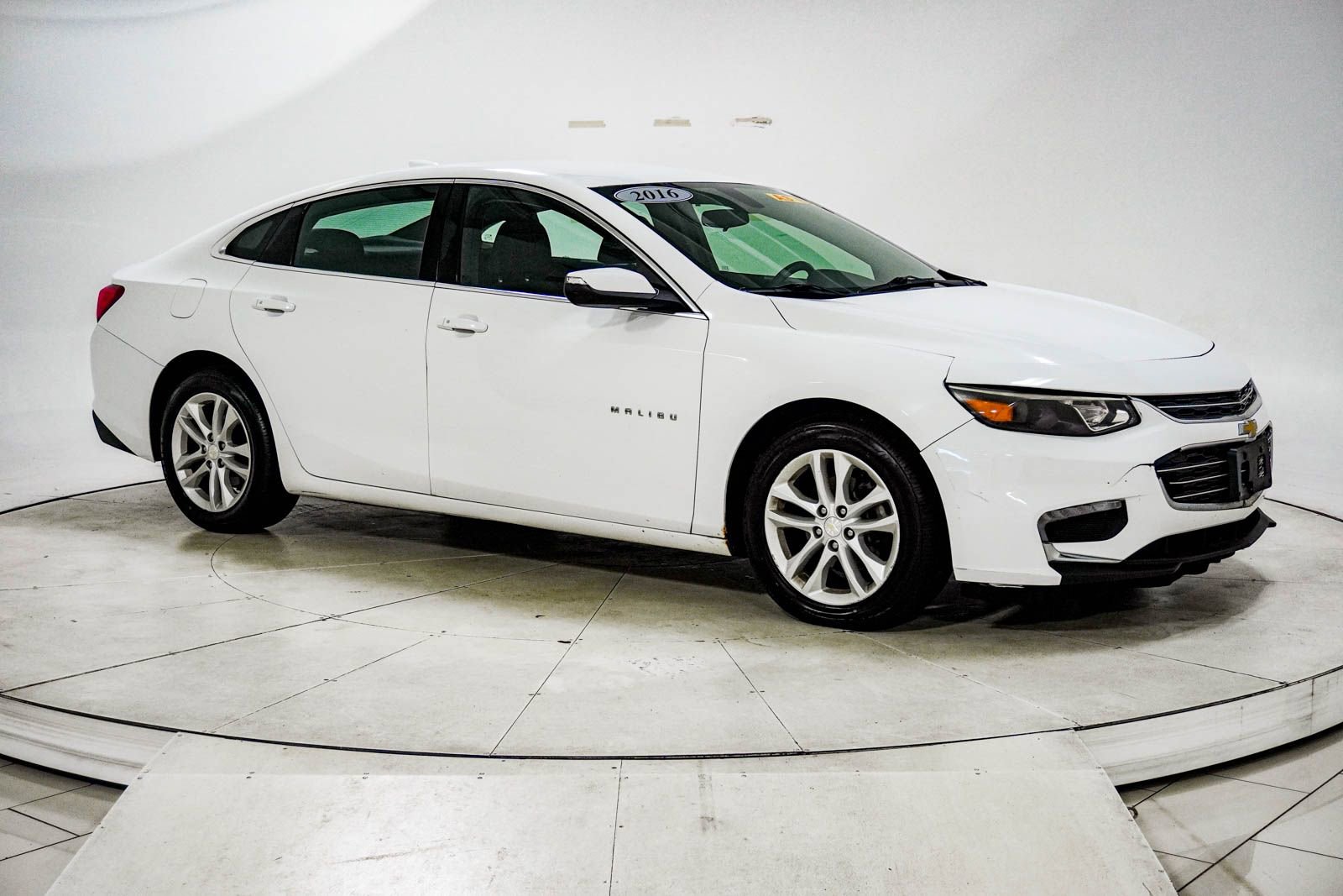 Used 2016 Chevrolet Malibu LT FWD image 11