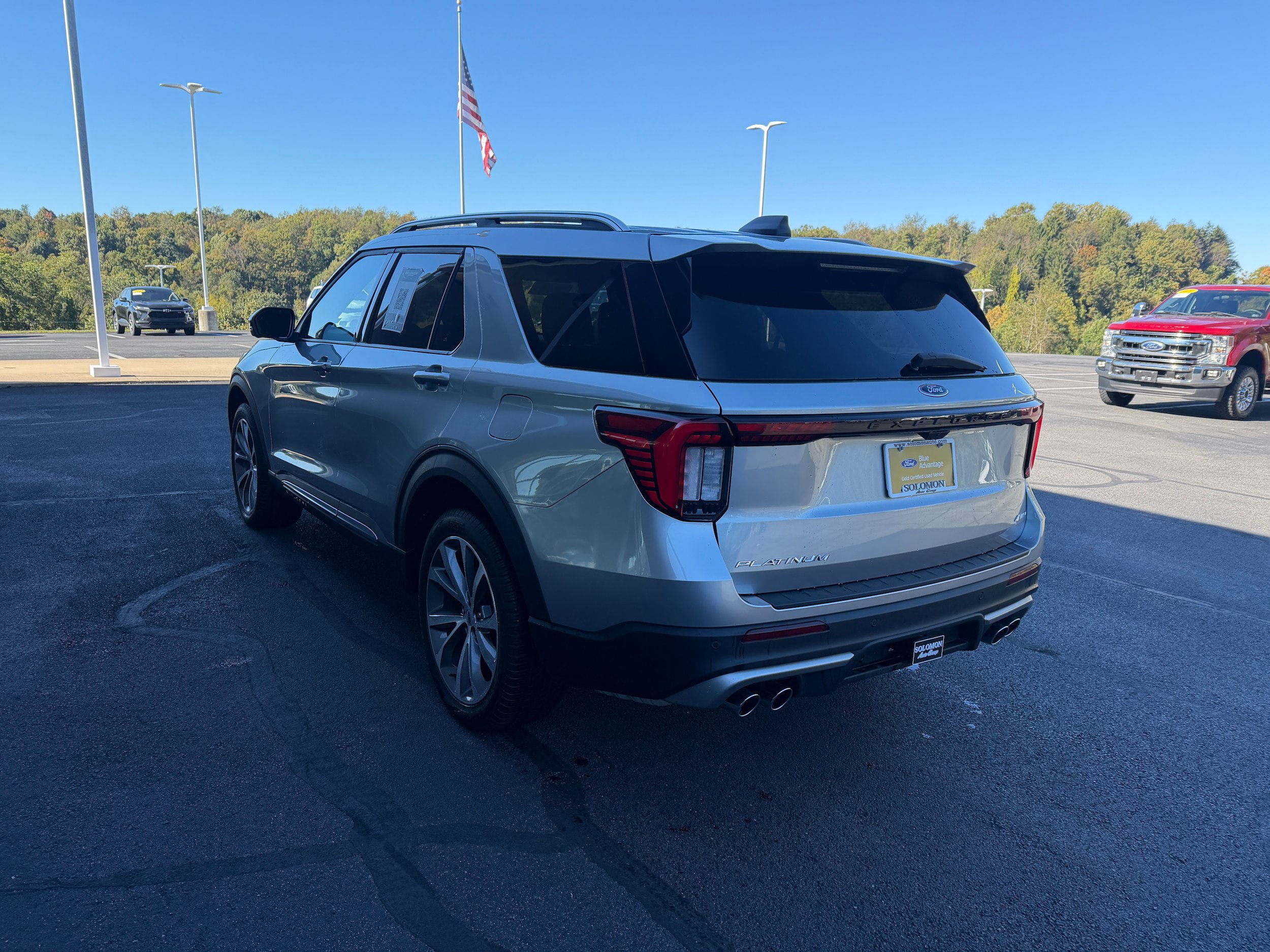 Certified 2025 Ford Explorer Platinum w/ Ultimate Package AWD/4WD image 18