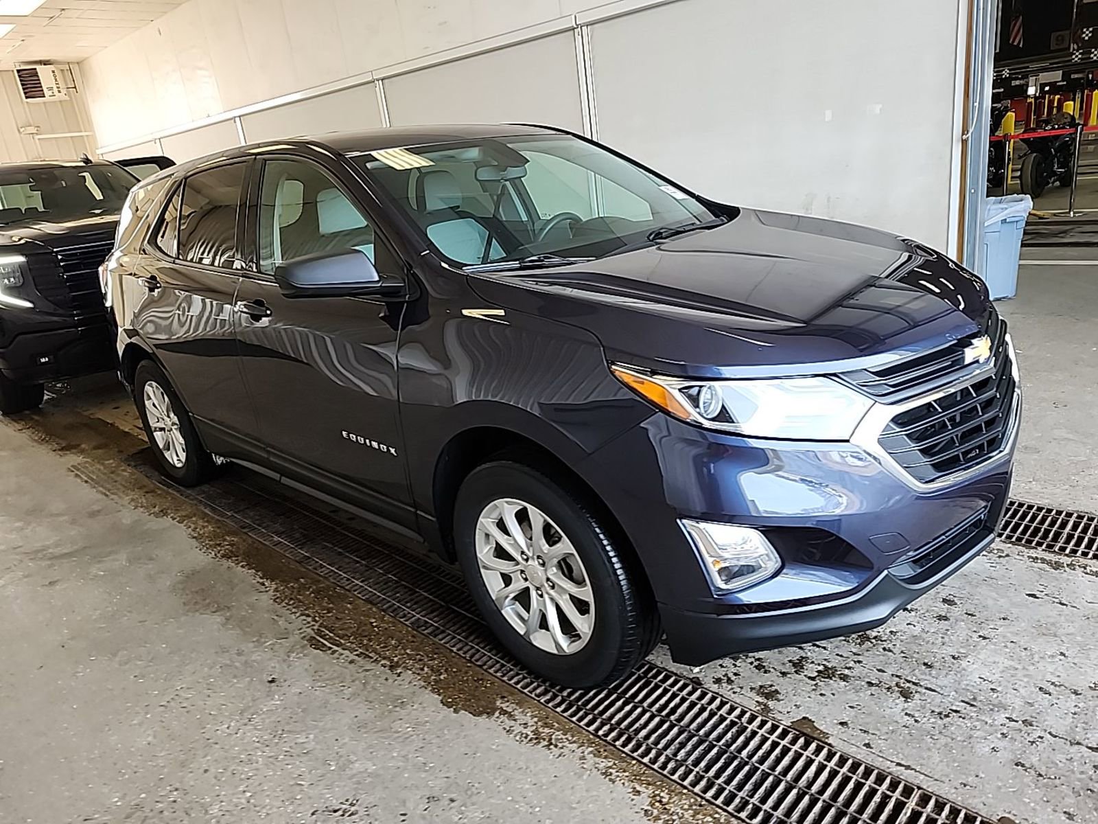 Used 2019 Chevrolet Equinox LS w/ LS Convenience Package image 5