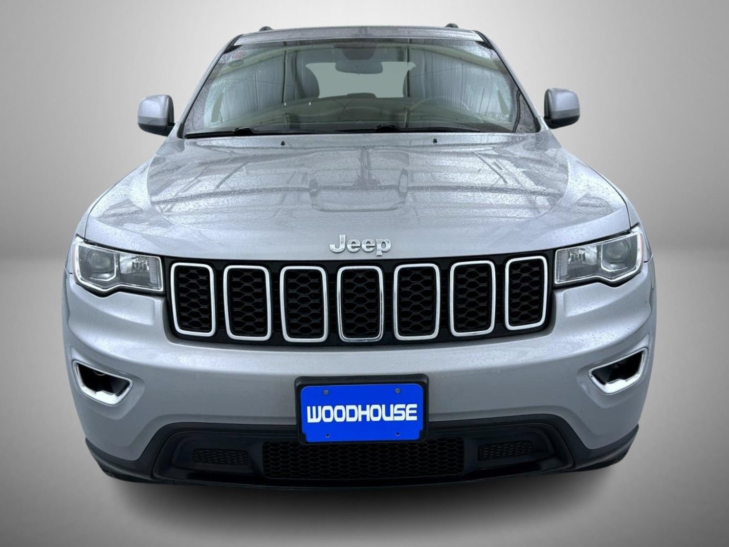 Used 2019 Jeep Grand Cherokee Laredo AWD/4WD image 2